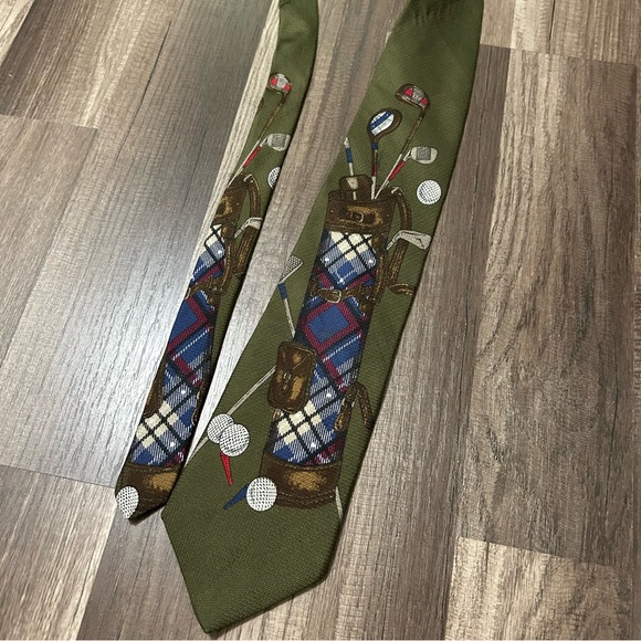 Corporate Casual By Van Heusen Men’s‎ Tie 100% Silk Golf Green Blue White Plaid - Picture 1 of 6